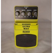 Behringer Ultra Wah UW300 Effect Pedal